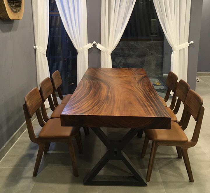 Tông màu nâu hiện đại của bộ bàn ăn gỗ me tây Tông màu nâu hiện đại của bộ bàn ăn gỗ me tây