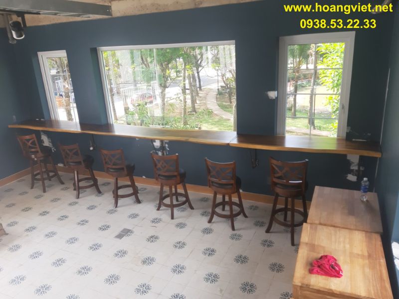 Quày bar gỗ me tây nguyên tấm Quày bar gỗ me tây nguyên tấm