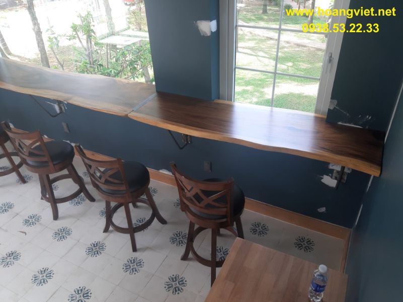 Bàn bar dài gỗ me tây Bàn bar dài gỗ me tây