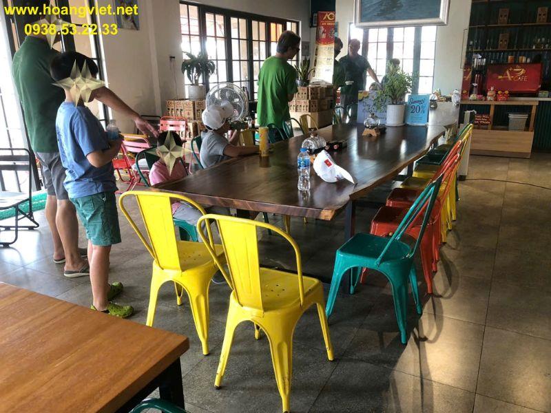 Bàn cafe tạo điểm nhấn bằng gỗ me tây Bàn cafe tạo điểm nhấn bằng gỗ me tây