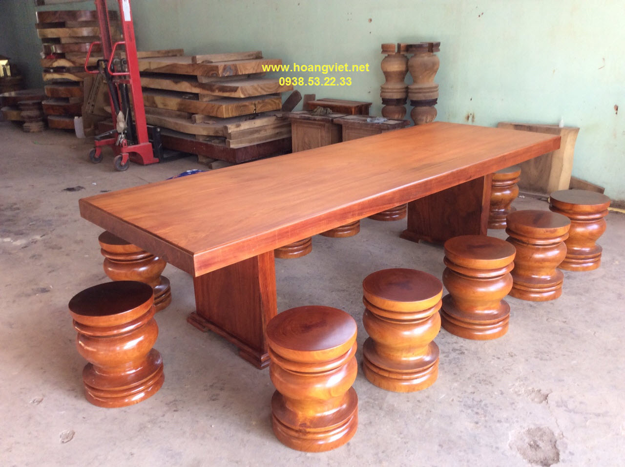 Bộ bàn ghế gõ đỏ nguyên tấm dùng cho phòng khách Bộ bàn ghế gõ đỏ nguyên tấm dùng cho phòng khách