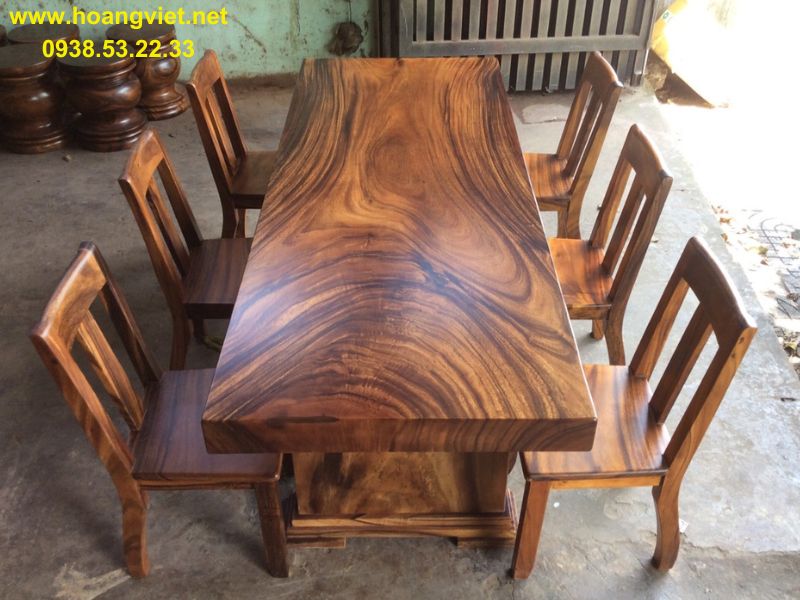 Bàn ghế gỗ me tây nguyên khối 6 người Bàn ghế gỗ me tây nguyên khối 6 người