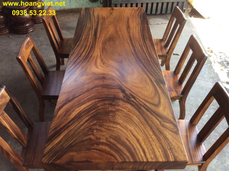 Bàn ghế gỗ me tây nguyên khối 6 người Bàn ghế gỗ me tây nguyên khối 6 người