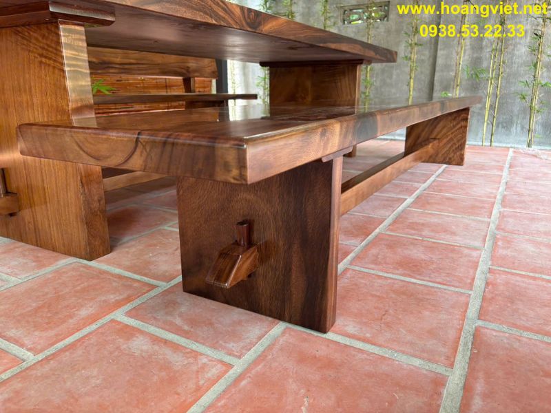 Bàn ghế k3 gỗ me tây nguyên tấm hiện đại. Bàn ghế k3 gỗ me tây nguyên tấm hiện đại.