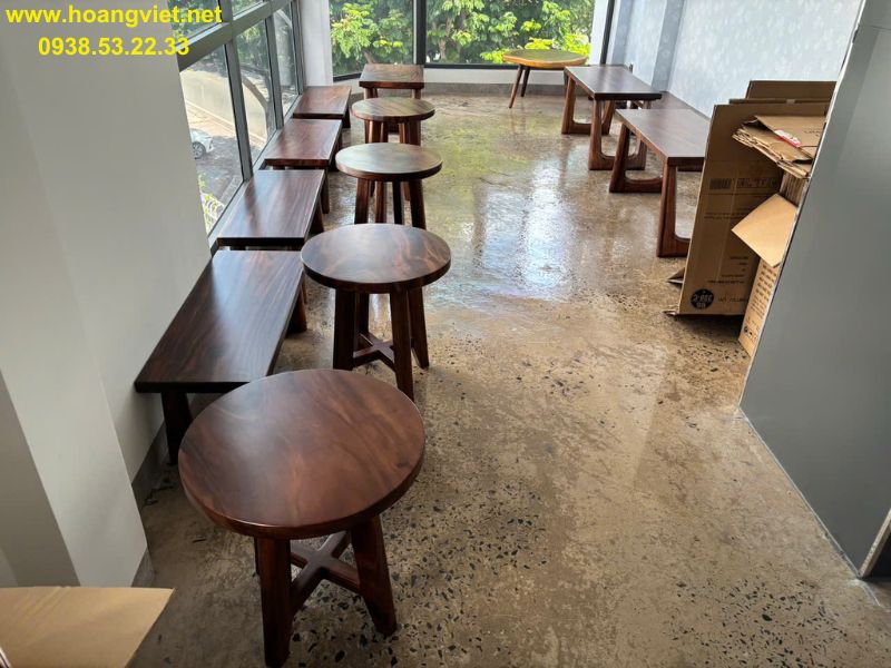 Bàn ghế ngồi cafe gỗ me tây cao cấp Bàn ghế ngồi cafe gỗ me tây cao cấp