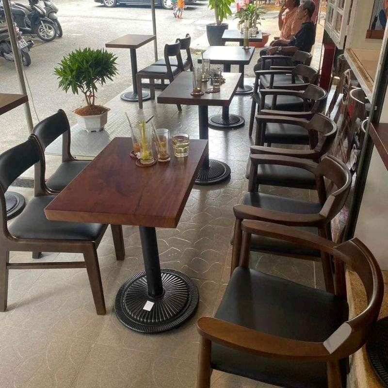 Bàn ghế quán cafe gỗ me tây nguyên tấm. Bàn ghế quán cafe gỗ me tây nguyên tấm.