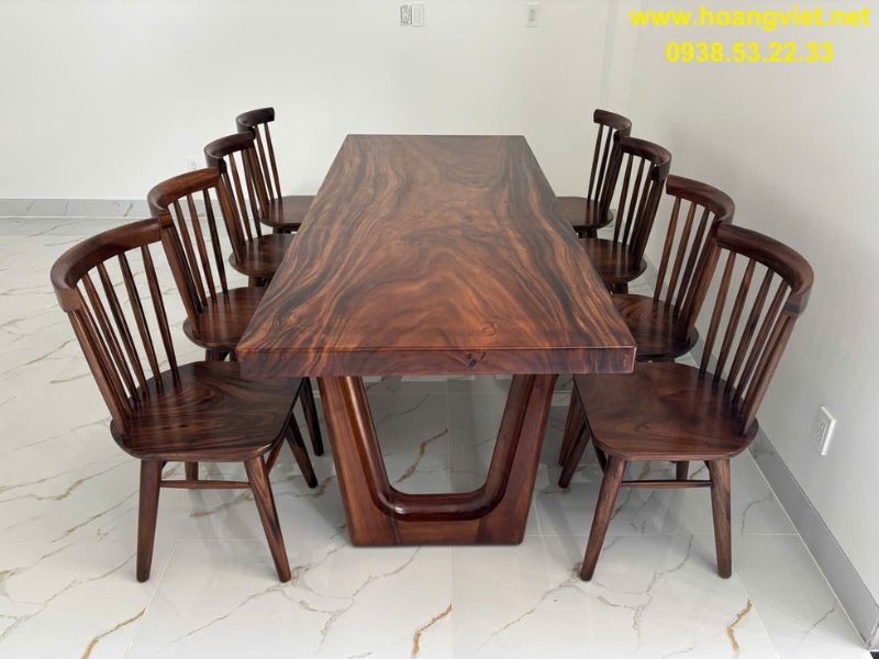 Bàn ăn gỗ me tây nguyên khối 8 ghế 7 nan Bàn ăn gỗ me tây nguyên khối 8 ghế 7 nan