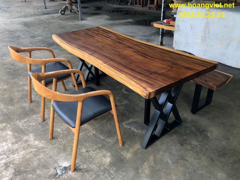 Bàn gỗ me tây 1 băng, 2 ghế neva. Bàn gỗ me tây 1 băng, 2 ghế neva.