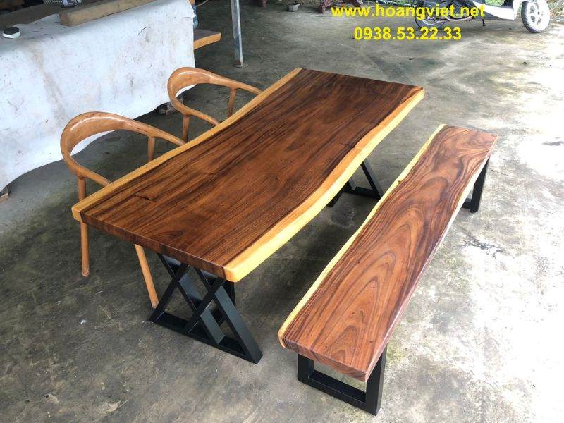 Bàn gỗ me tây 1 băng, 2 ghế neva. Bàn gỗ me tây 1 băng, 2 ghế neva.