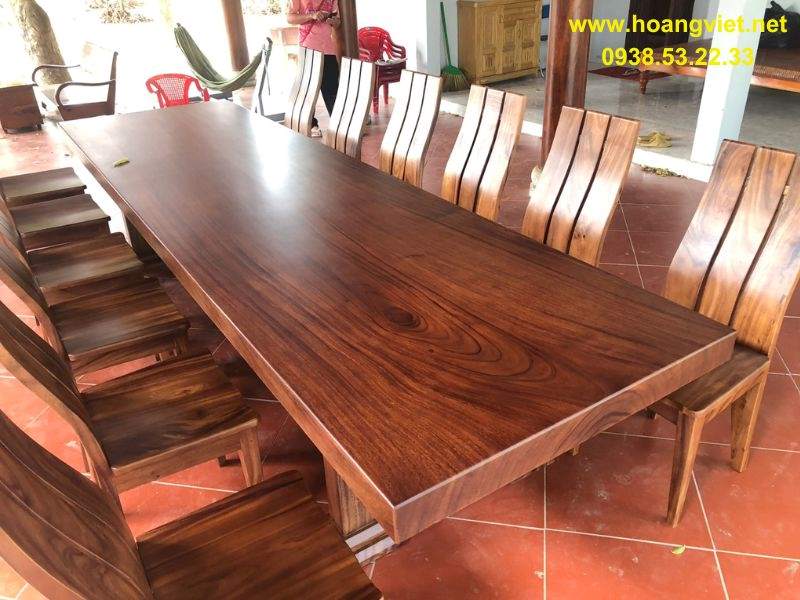 Mặt bàn gỗ me tây nguyên khối 12 ghế Mặt bàn gỗ me tây nguyên khối 12 ghế