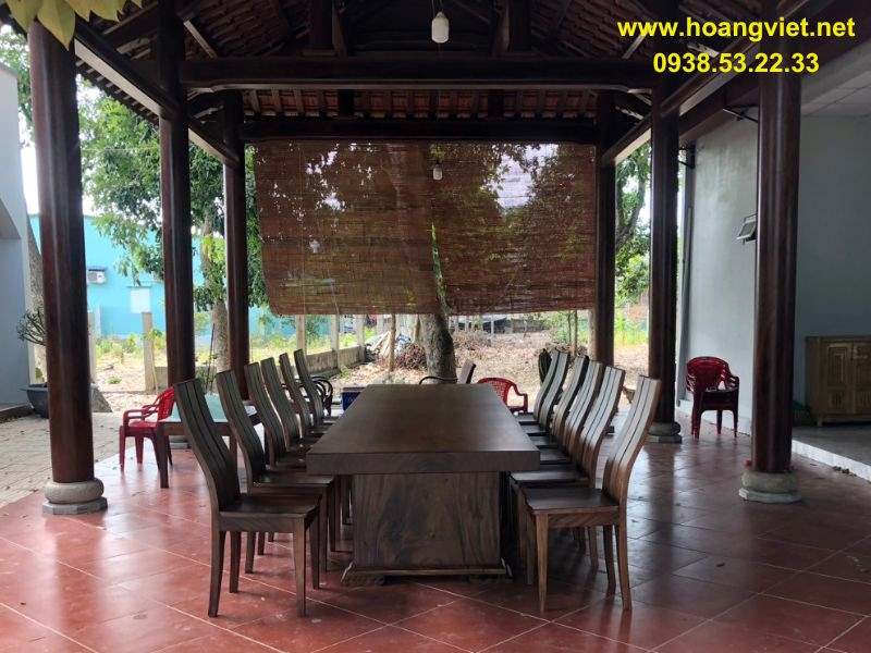 Bàn gỗ me tây nguyên khối 12 ghế Bàn gỗ me tây nguyên khối 12 ghế