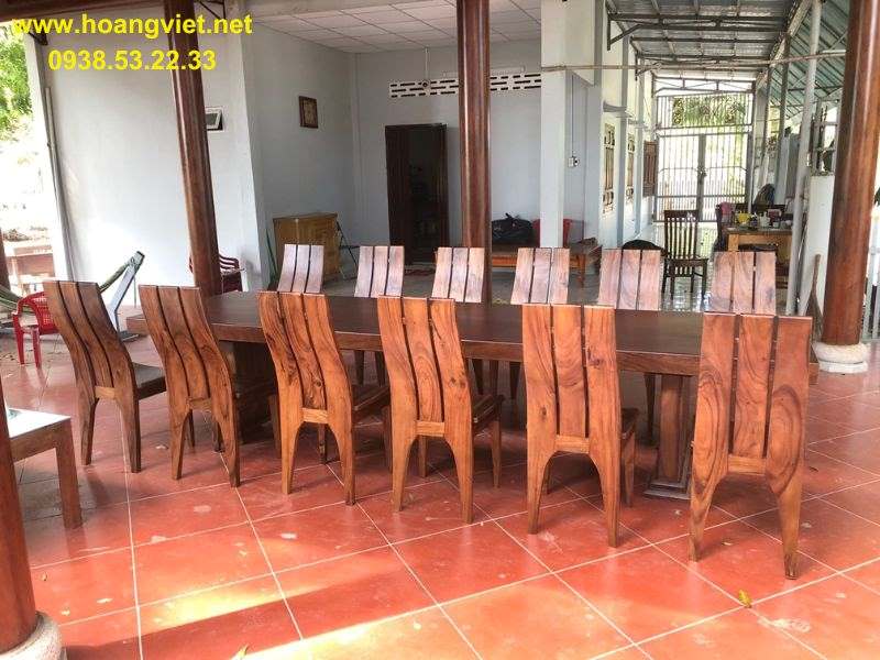 Bàn gỗ me tây nguyên khối 12 ghế Bàn gỗ me tây nguyên khối 12 ghế