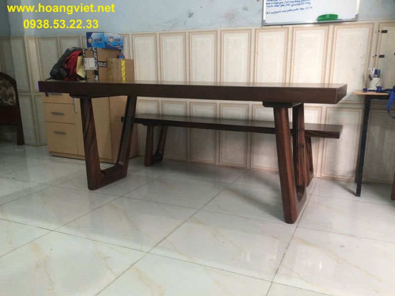 Bàn gỗ me tây nguyên khối dài 1m8 Bàn gỗ me tây nguyên khối dài 1m8