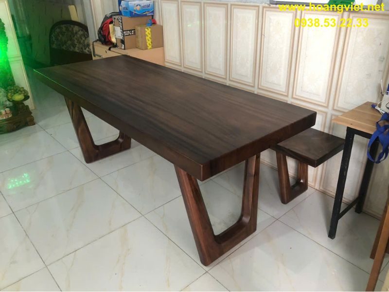 Bàn gỗ me tây nguyên khối dài 1m8 Bàn gỗ me tây nguyên khối dài 1m8