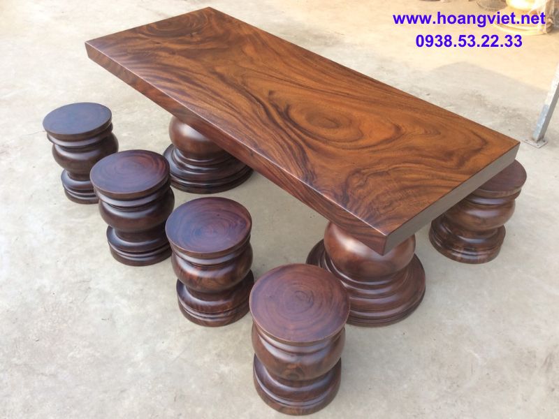 Bàn gỗ me tây nguyên khối 8 ghế đôn Bàn gỗ me tây nguyên khối 8 ghế đôn