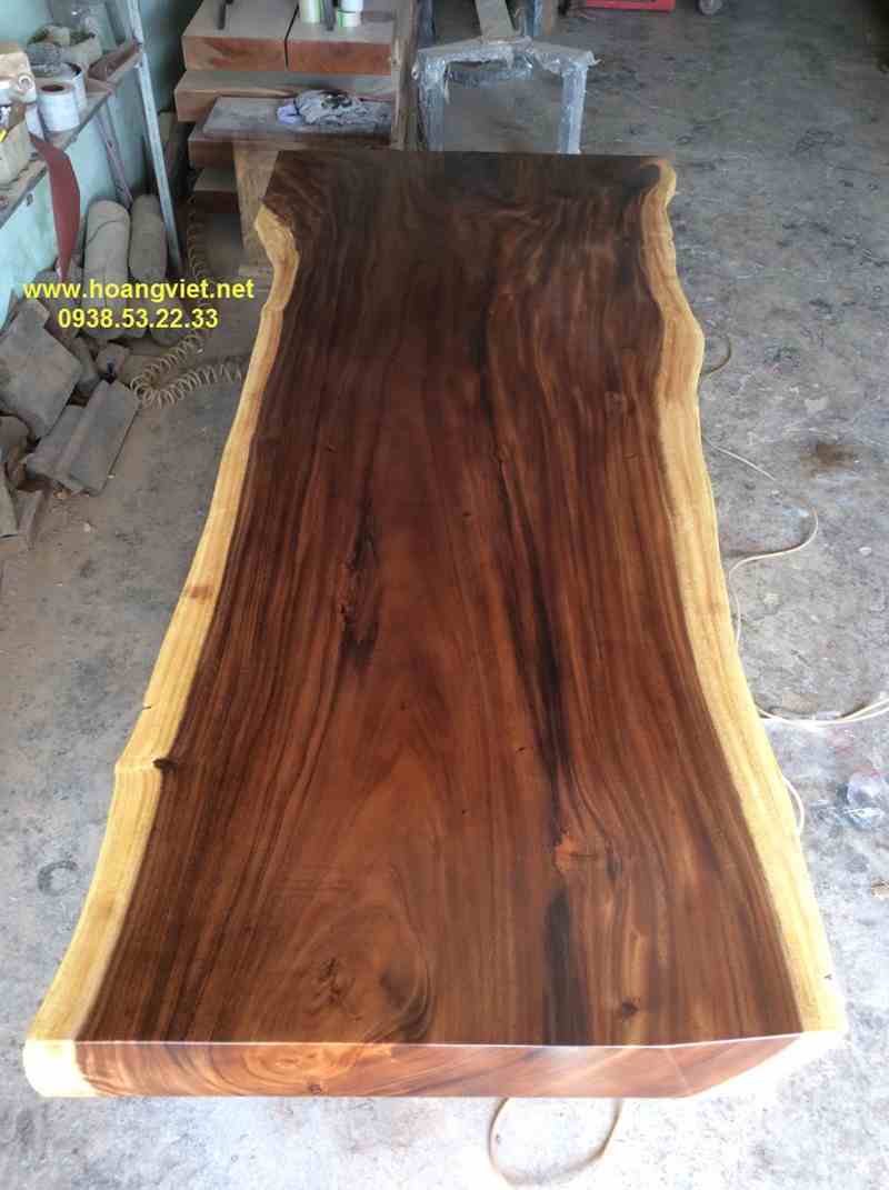 Mặt bàn gỗ me tây cạnh tự nhiên đẹp Mặt bàn gỗ me tây cạnh tự nhiên đẹp