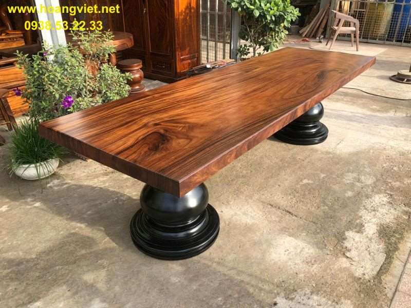Bàn gỗ me tây nguyên khối chân sơn đen Bàn gỗ me tây nguyên khối chân sơn đen