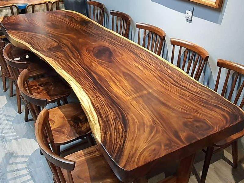 Bàn gỗ nguyên khối cạnh tự nhiên Bàn gỗ nguyên khối cạnh tự nhiên