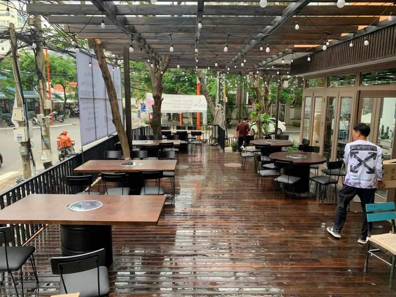 Bàn gỗ nguyên khối cho nhà hàng Bàn gỗ nguyên khối cho nhà hàng