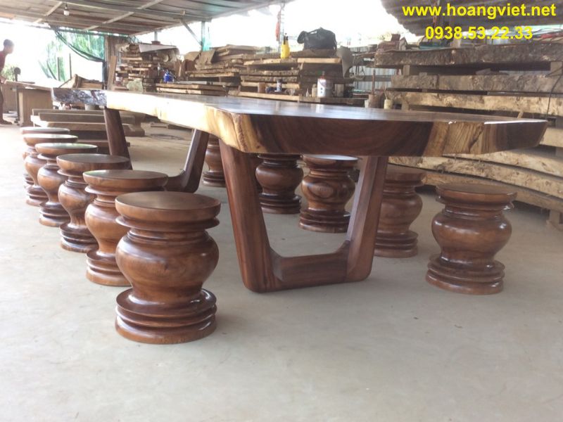 Bàn gỗ tự nhiên me tây nguyên khối 12 đôn Bàn gỗ tự nhiên me tây nguyên khối 12 đôn