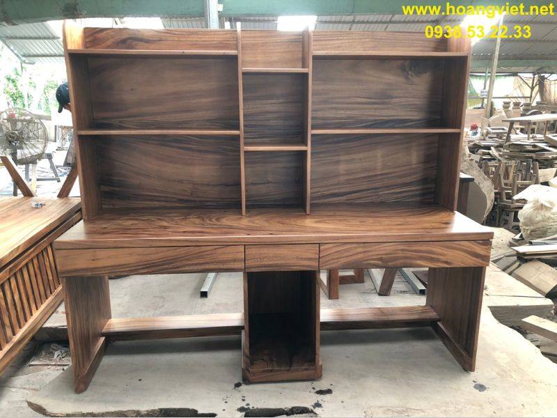 Bàn học đôi cho bé bằng gỗ me tây Bàn học đôi cho bé bằng gỗ me tây