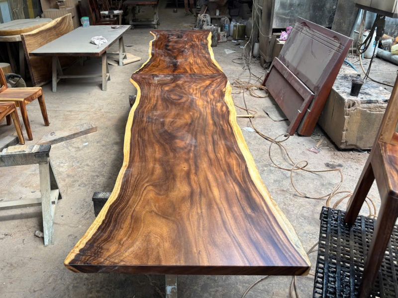 Bàn họp dài gỗ me tây ghép 2 tấm Bàn họp dài gỗ me tây ghép 2 tấm