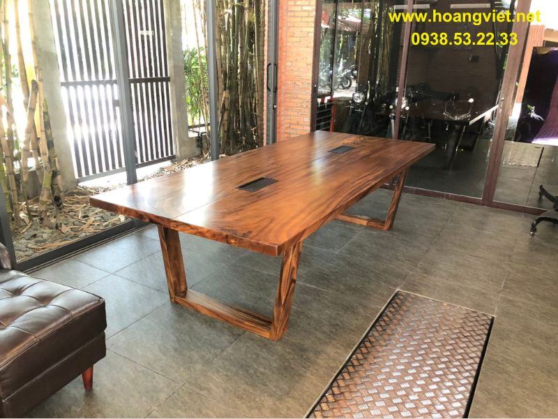 Bàn họp gỗ me tây với chân hình thang Bàn họp gỗ me tây với chân hình thang