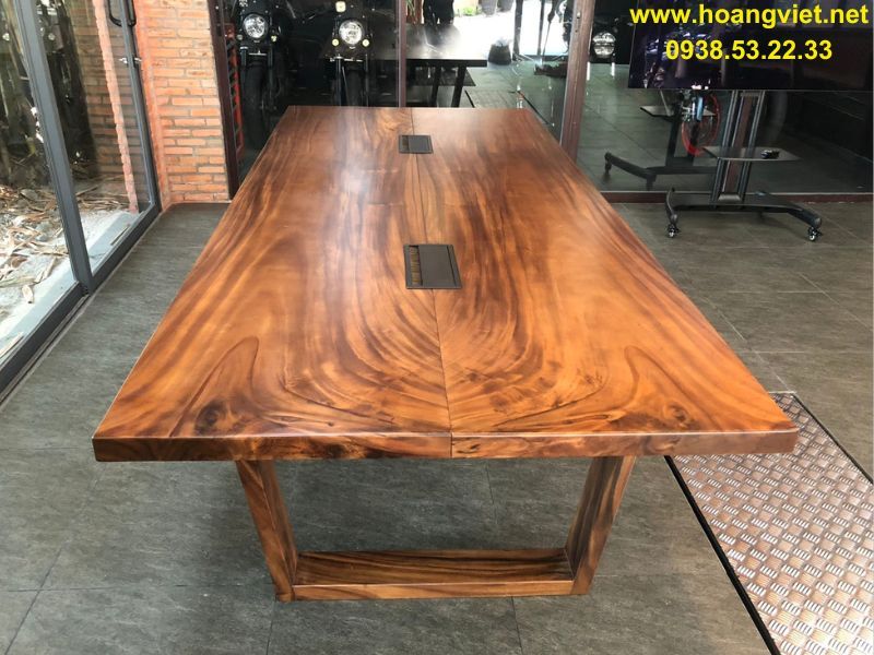 Bàn họp gỗ tự nhiên me tây ghép đối xứng 2 tấm Bàn họp gỗ tự nhiên me tây ghép đối xứng 2 tấm
