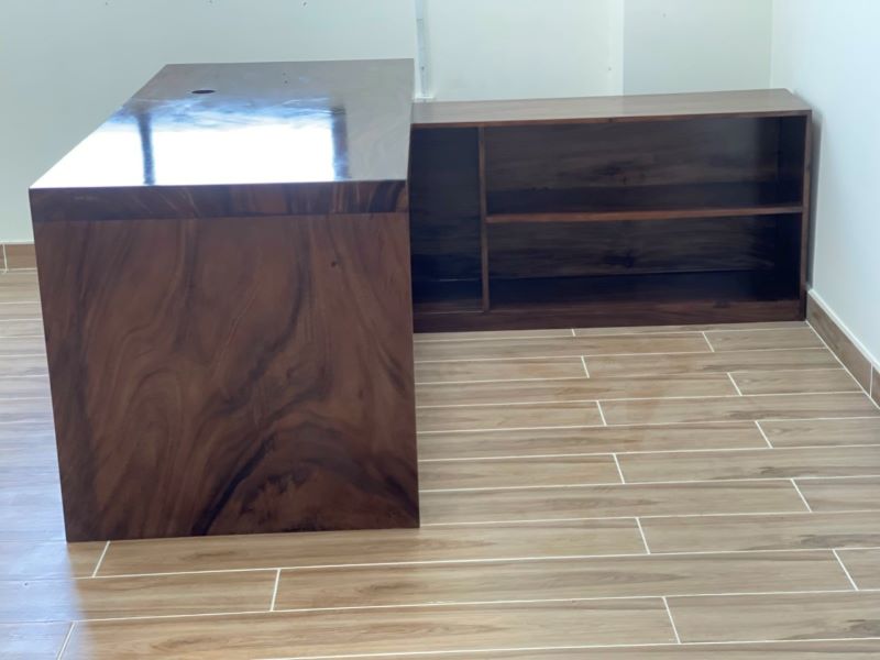 Bàn làm việc chữ L gỗ tự nhiên đẹp. Bàn làm việc chữ L gỗ tự nhiên đẹp.