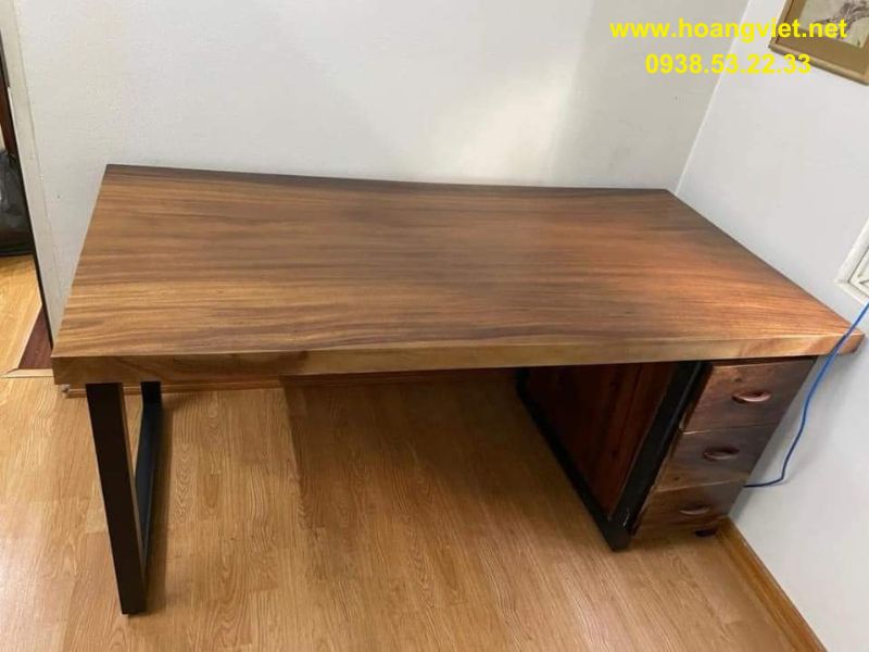 Bàn làm việc có hộc tủ. Bàn làm việc có hộc tủ.