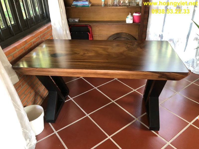 Bàn làm việc gỗ me tây nguyên khối nhỏ gọn Bàn làm việc gỗ me tây nguyên khối nhỏ gọn