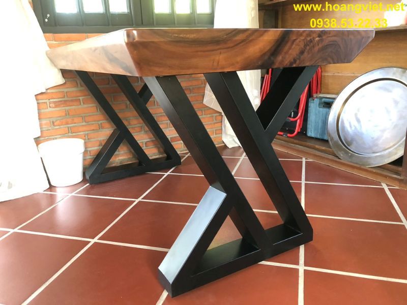 Chân bàn làm việc bằng sắt thiết kế đẹp Chân bàn làm việc bằng sắt thiết kế đẹp