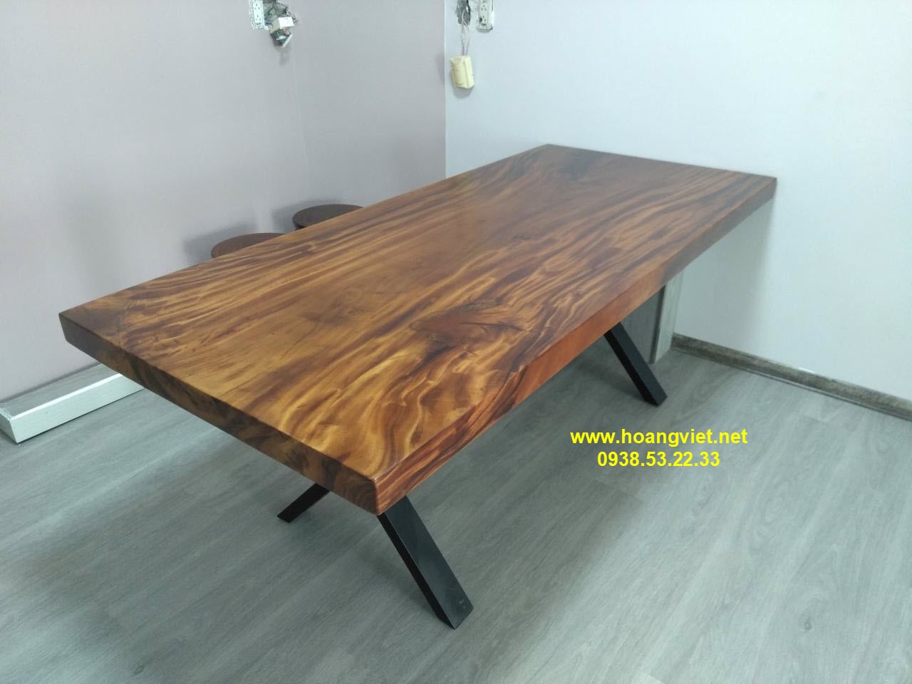 Bàn làm việc gỗ me tây cắt vuông vứt 90x7x200cm Bàn làm việc gỗ me tây cắt vuông vứt 90x7x200cm