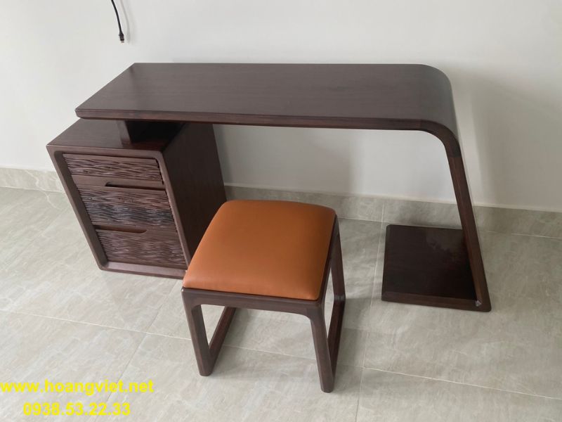 Bàn làm việc, bàn trang điểm gỗ óc chó. Bàn làm việc, bàn trang điểm gỗ óc chó.
