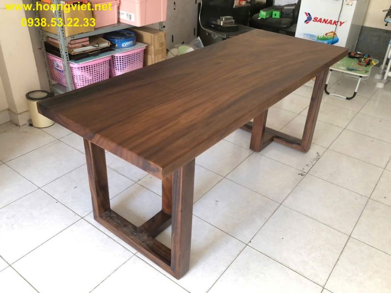 Bàn làm việc gỗ me tây đơn giản tại nhà Bàn làm việc gỗ me tây đơn giản tại nhà
