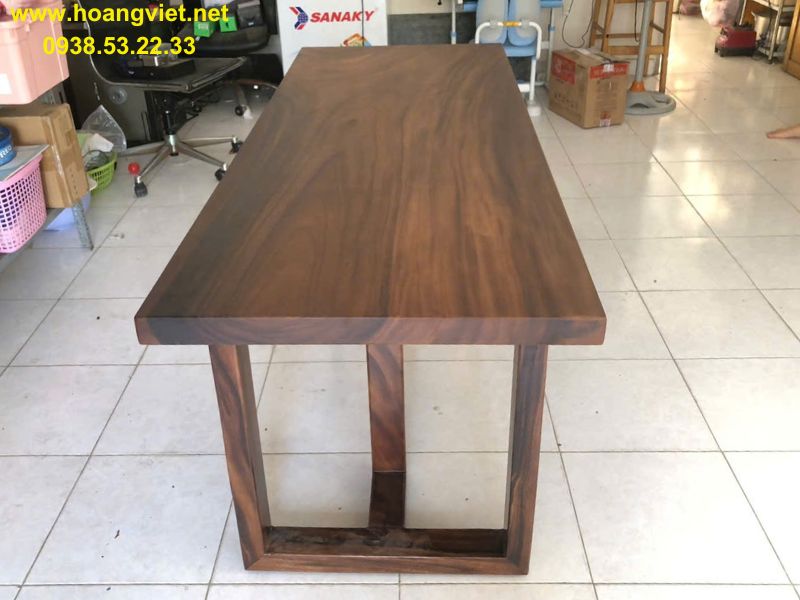 Bàn làm việc gỗ me tây đơn giản tại nhà Bàn làm việc gỗ me tây đơn giản tại nhà