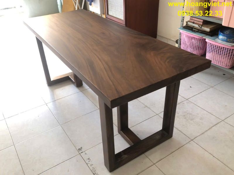 Bàn làm việc gỗ me tây đơn giản tại nhà Bàn làm việc gỗ me tây đơn giản tại nhà