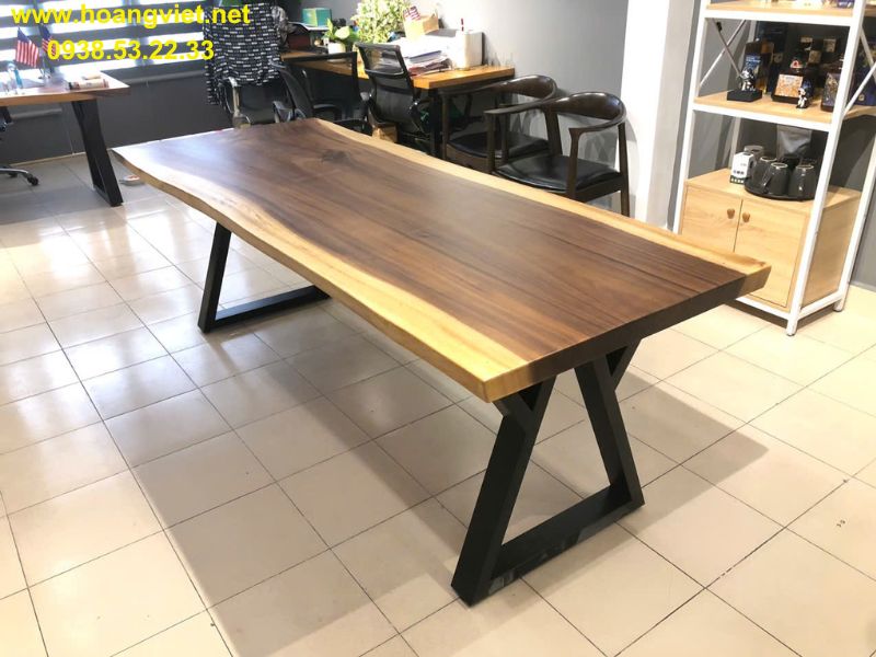 Bàn làm việc văn phòng bằng gỗ me tây. Bàn làm việc văn phòng bằng gỗ me tây.