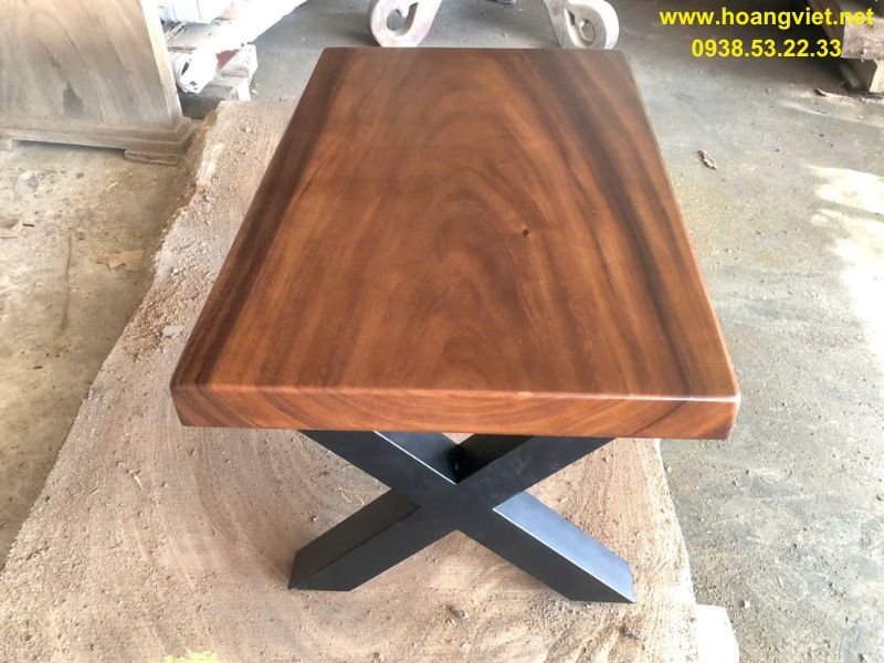 Bàn trà gỗ tự nhiên me tây chân sắt Bàn trà gỗ tự nhiên me tây chân sắt