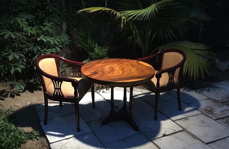 Bàn tròn 60cm dùng uống trà ở ban công Bàn tròn 60cm dùng uống trà ở ban công