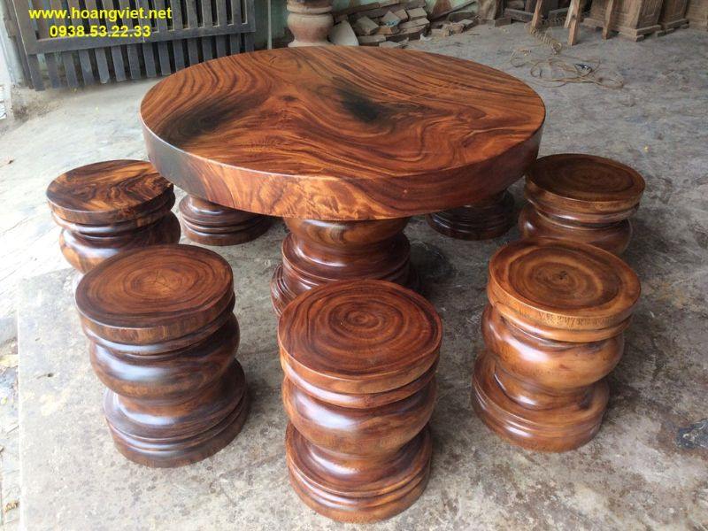 Bàn tròn 8 đôn gỗ me tây nguyên khối đường kính 1m2 Bàn tròn 8 đôn gỗ me tây nguyên khối đường kính 1m2