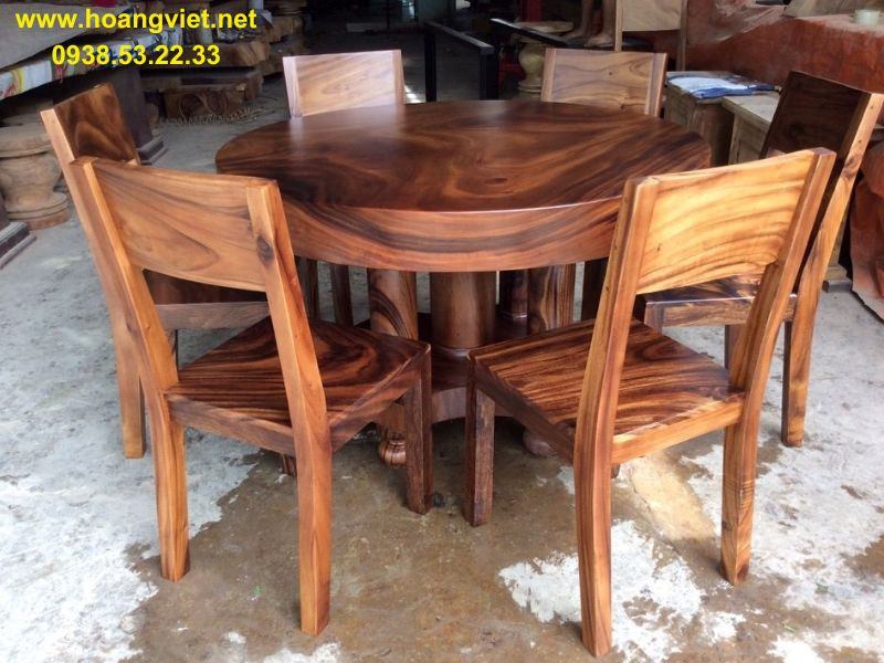 Bàn tròn ăn cơm gỗ me tây nguyên khối đường kính 1m2 Bàn tròn ăn cơm gỗ me tây nguyên khối đường kính 1m2