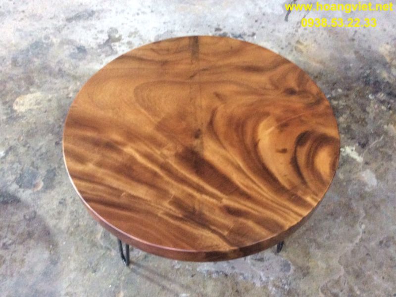 Bàn tròn chân sắt mặt gỗ me tây đường kính 60cm Bàn tròn chân sắt mặt gỗ me tây đường kính 60cm