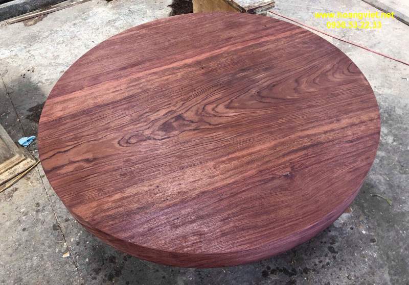 Mặt bàn tròn gỗ cẩm lai nguyên tấm. Mặt bàn tròn gỗ cẩm lai nguyên tấm.