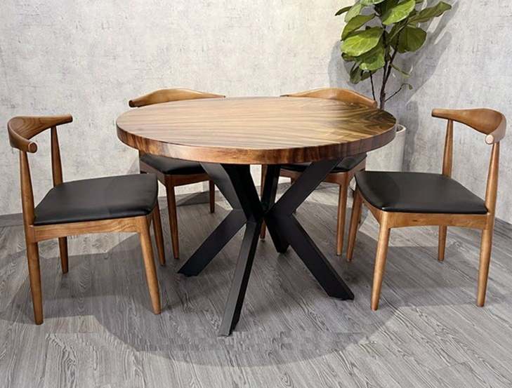 Chân sắt kết hợp mặt bàn tròn gỗ Chân sắt kết hợp mặt bàn tròn gỗ
