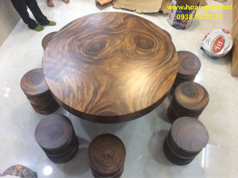 Bàn tròn gỗ me tây nguyên khối 1m3 Bàn tròn gỗ me tây nguyên khối 1m3