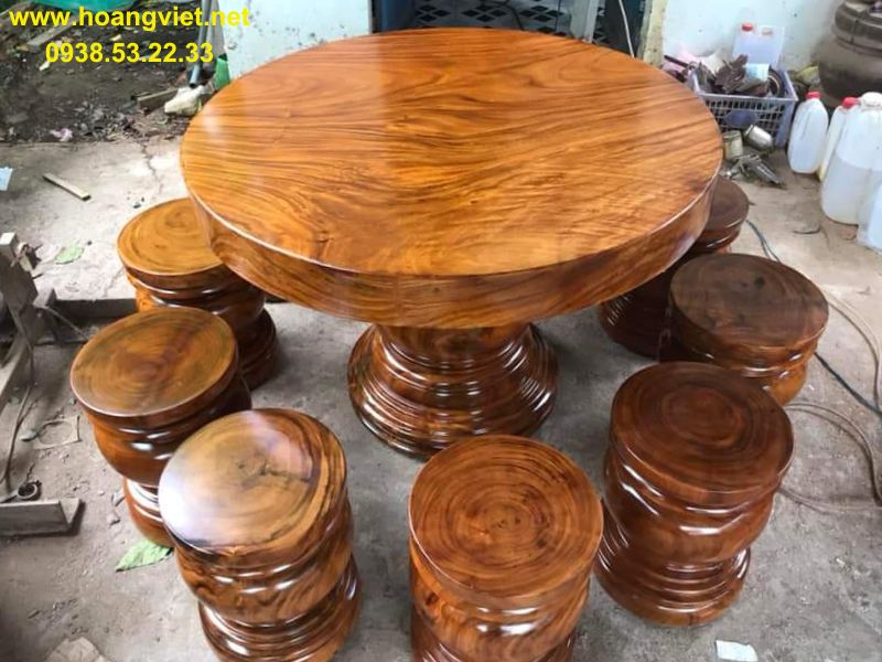 Bàn tròn gỗ me tây nguyên khối 8 đôn Bàn tròn gỗ me tây nguyên khối 8 đôn