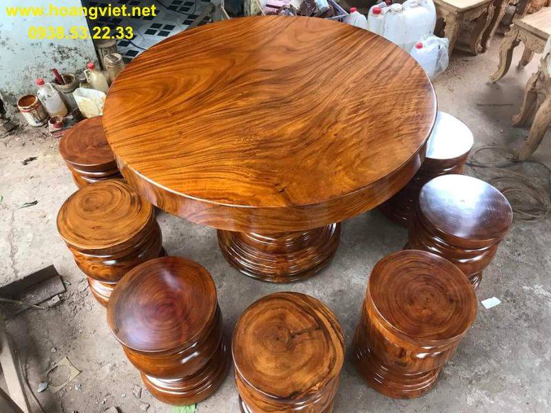 Bàn tròn gỗ me tây nguyên khối 8 đôn Bàn tròn gỗ me tây nguyên khối 8 đôn