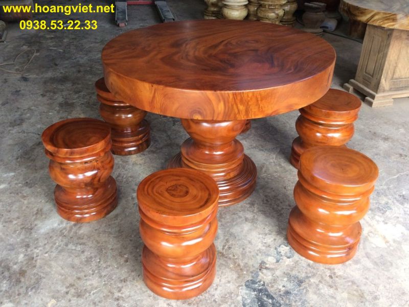 Bàn tròn gỗ me tây 6 đôn, sơn màu đỏ Bàn tròn gỗ me tây 6 đôn, sơn màu đỏ