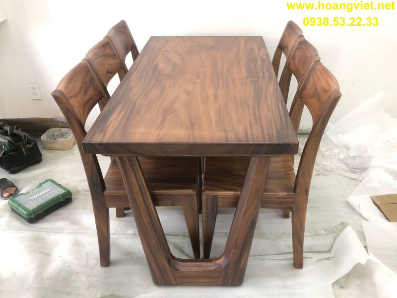 Bộ bàn ăn 6 ghếgỗ me tây nguyên tấm Bộ bàn ăn 6 ghếgỗ me tây nguyên tấm